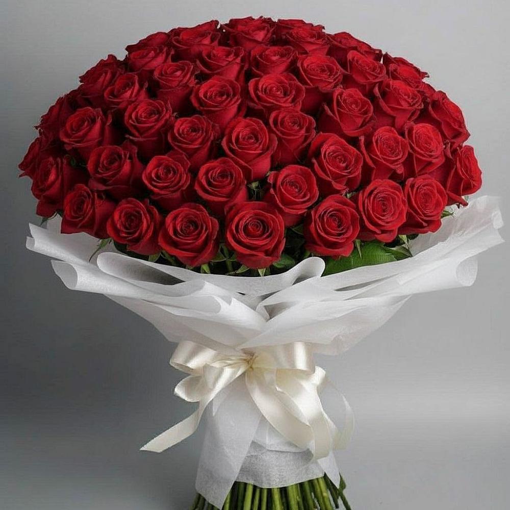 Букет 101 Красная роза Блэк Мэджик в Кропоткине