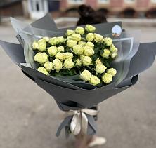 Букет Белые кустовые розы Солинеро в Кропоткине