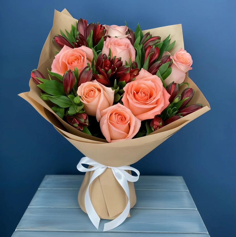 Букет цветов из: Розы и Альстромерии в Кропоткине