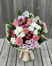 Букет цветов из:  Альстромерии, Гвоздики, Розы и Хризантемы в Кропоткине