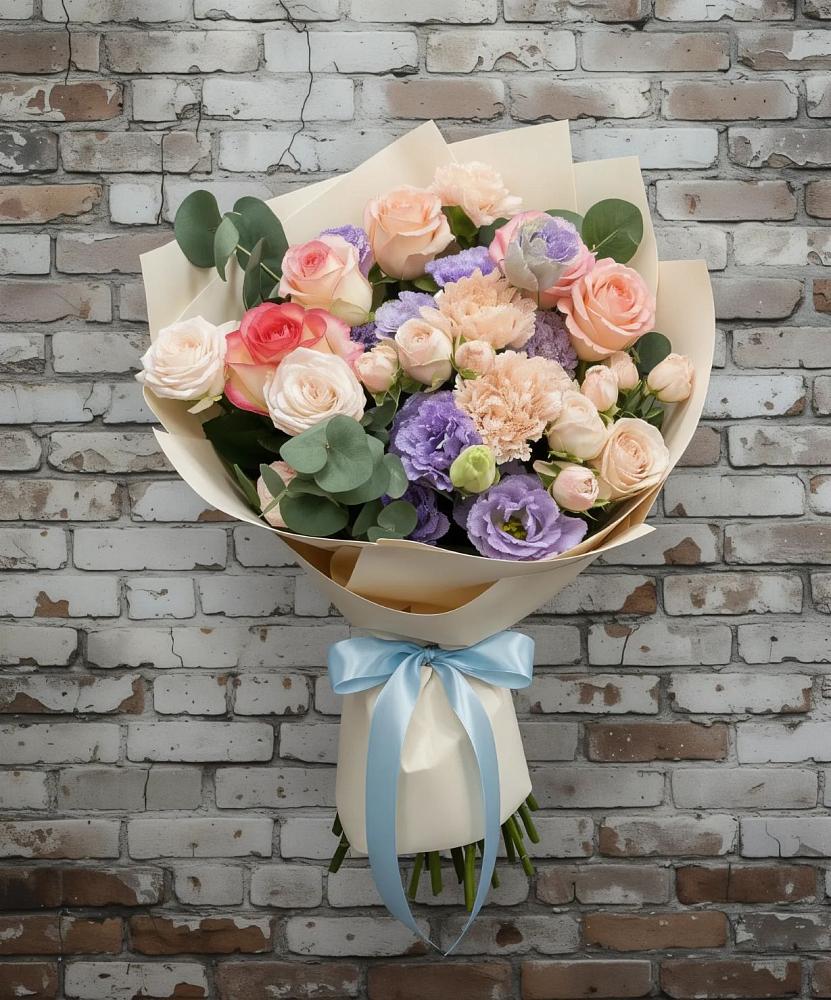 Букет цветов из: Розы, Лизиантусы и Гвоздики в Кропоткине