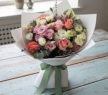 Букет цветов из:  Розы, Лизиантусы и Гвоздики в Кропоткине