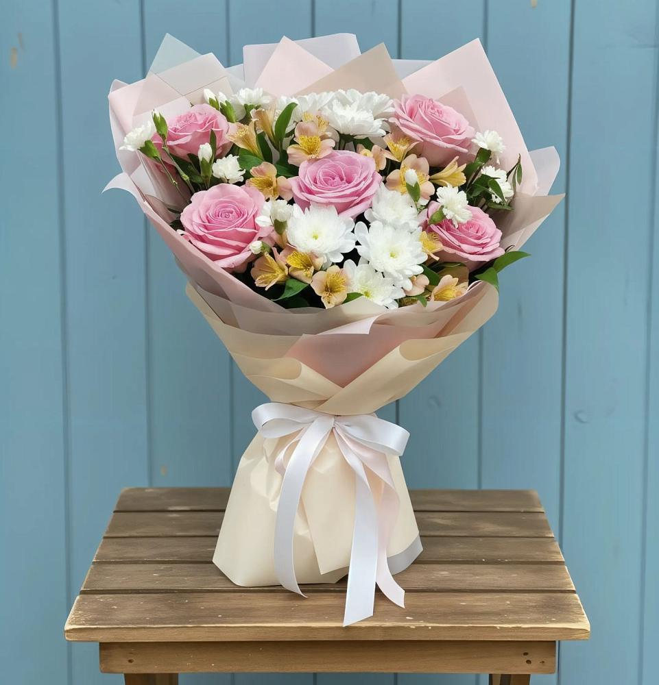 Букет цветов из: Гвоздики, Орхидеи и Розы в Кропоткине