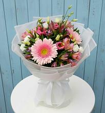 Букет цветов из:  Герберы, Альстромерии и Лизиантусы в Кропоткине