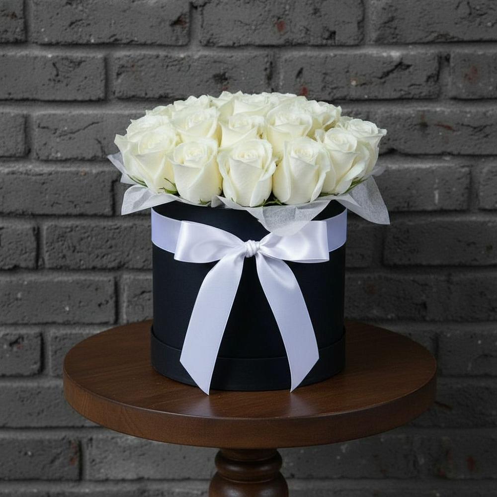 Цветочная композиция из Розы в шляпной коробке в Кропоткине