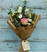 Букет цветов из:  Розы и Лизиантусы в Кропоткине