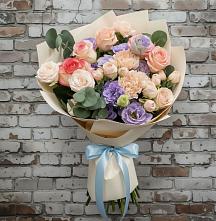 Букет цветов из:  Розы, Лизиантусы и Гвоздики в Кропоткине