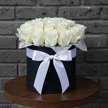 Цветочная композиция из Розы в шляпной коробке в Кропоткине